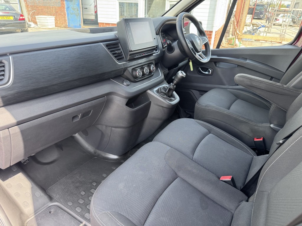 RENAULT TRAFIC 2.0 LL30 Blue dCi 150 Sport Panel Van MY22 2022