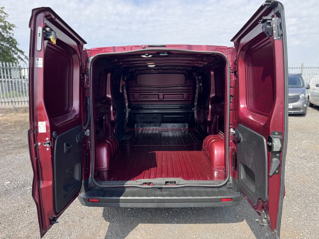 RENAULT TRAFIC 2.0 LL30 Blue dCi 150 Sport Panel Van MY22 2022