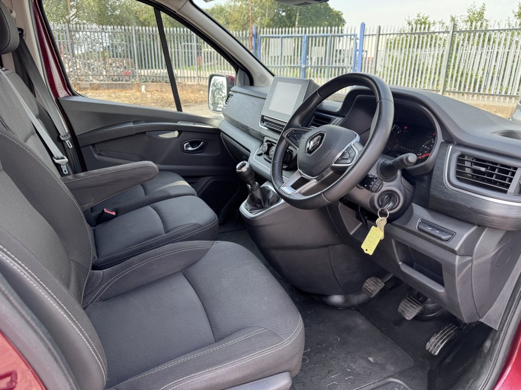 RENAULT TRAFIC 2.0 LL30 Blue dCi 150 Sport Panel Van MY22 2022
