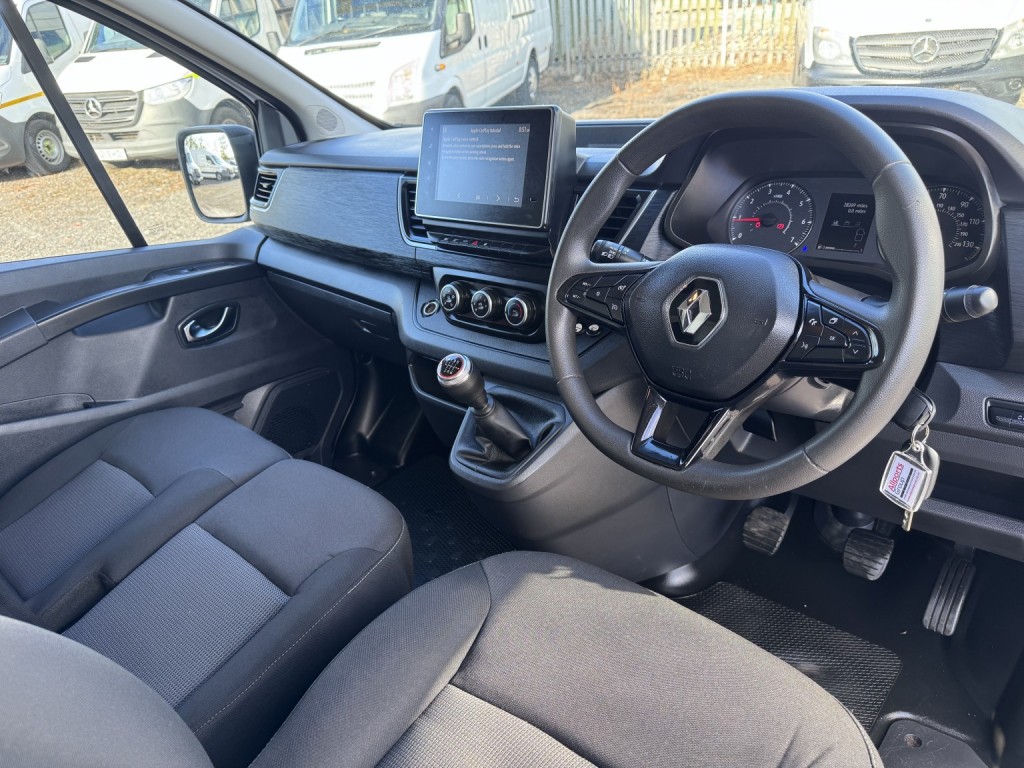 RENAULT TRAFIC LL30 LWB Advance Van. Aircon. Appleplay. Rear Cam. NAV. 2023