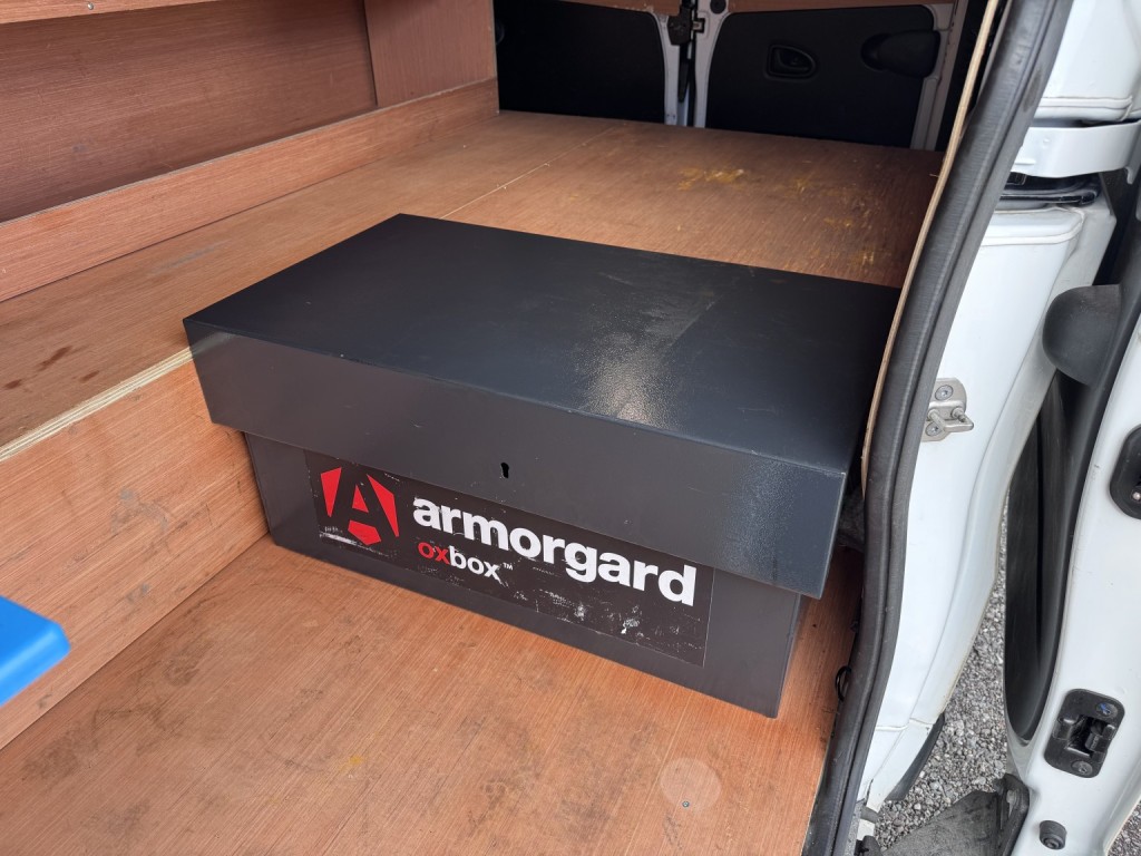 RENAULT TRAFIC LL30 LWB Advance Van. Aircon. Appleplay. Rear Cam. NAV. 2023