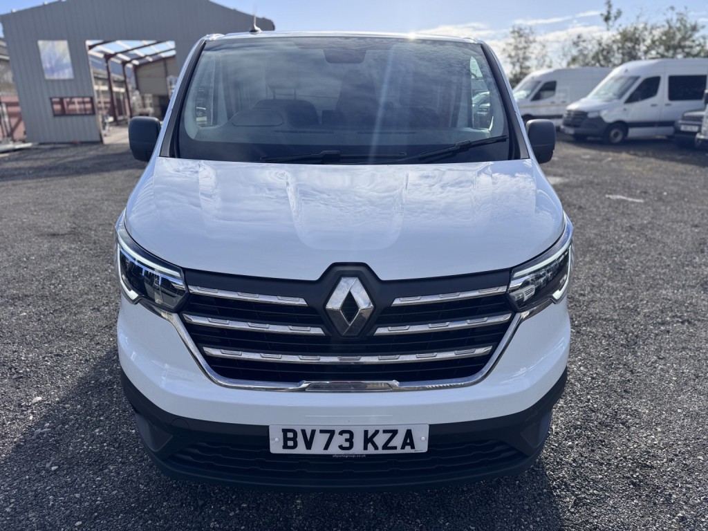 RENAULT TRAFIC LL30 LWB Advance Van. Aircon. Appleplay. Rear Cam. NAV. 2023