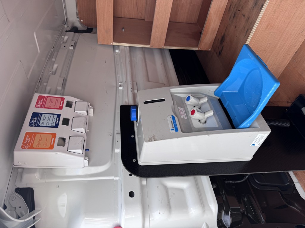 RENAULT TRAFIC LL30 LWB Advance Van. Aircon. Appleplay. Rear Cam. NAV. 2023