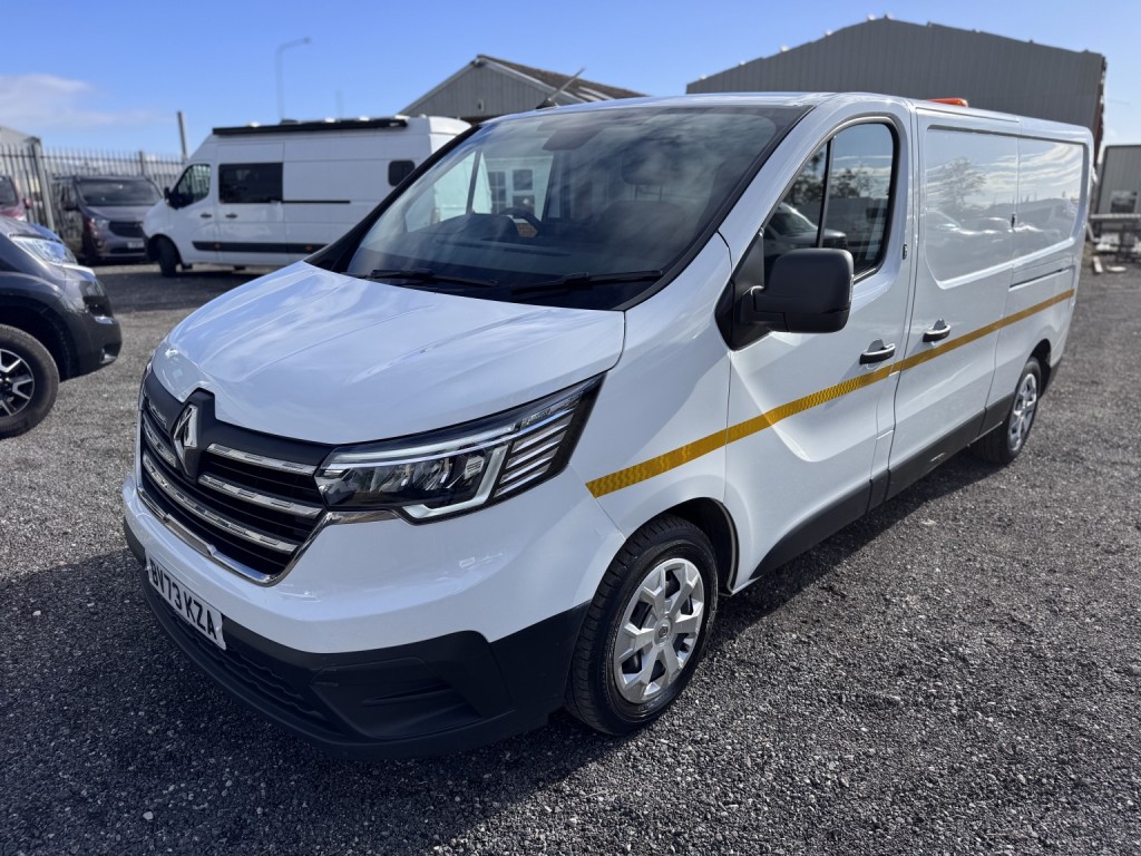 RENAULT TRAFIC LL30 LWB Advance Van. Aircon. Appleplay. Rear Cam. NAV. 2023