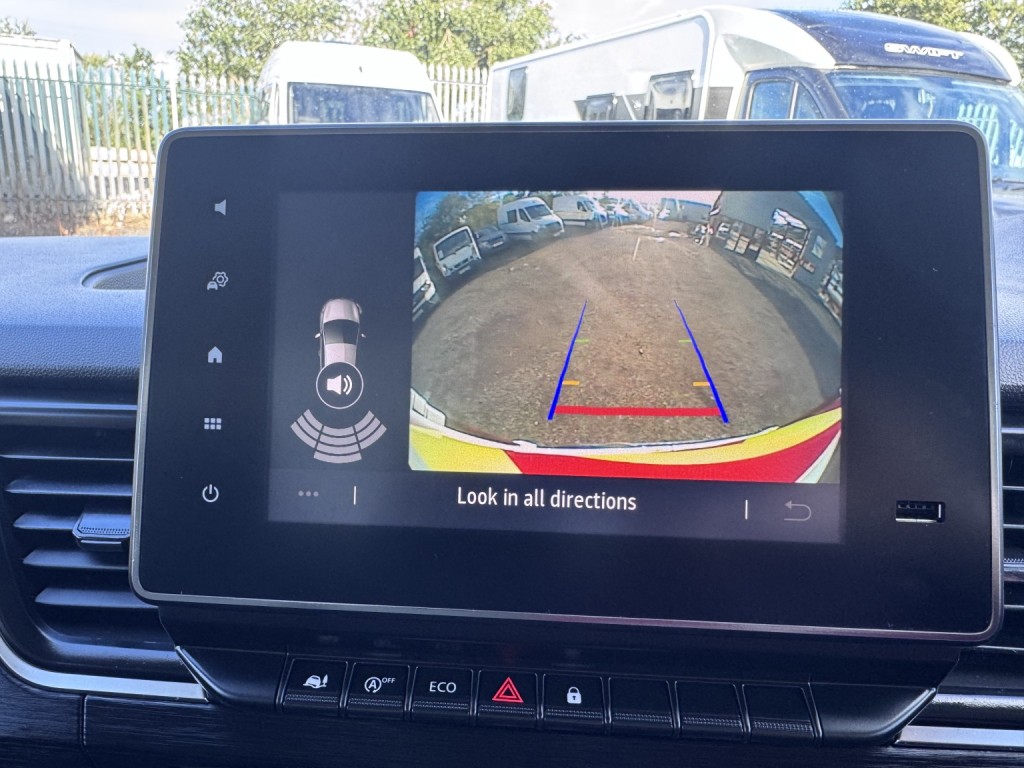 RENAULT TRAFIC LL30 LWB Advance Van. Aircon. Appleplay. Rear Cam. NAV. 2023