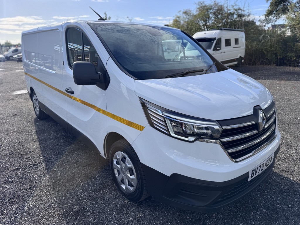 RENAULT TRAFIC LL30 LWB Advance Van. Aircon. Appleplay. Rear Cam. NAV. 2023
