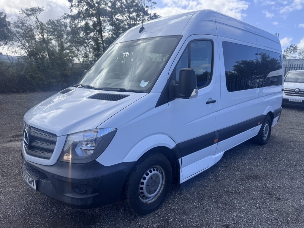 View MERCEDES-BENZ SPRINTER MWB 13 Seat Minibus. Aircon. Auto. FSH. Reverse Cam. 