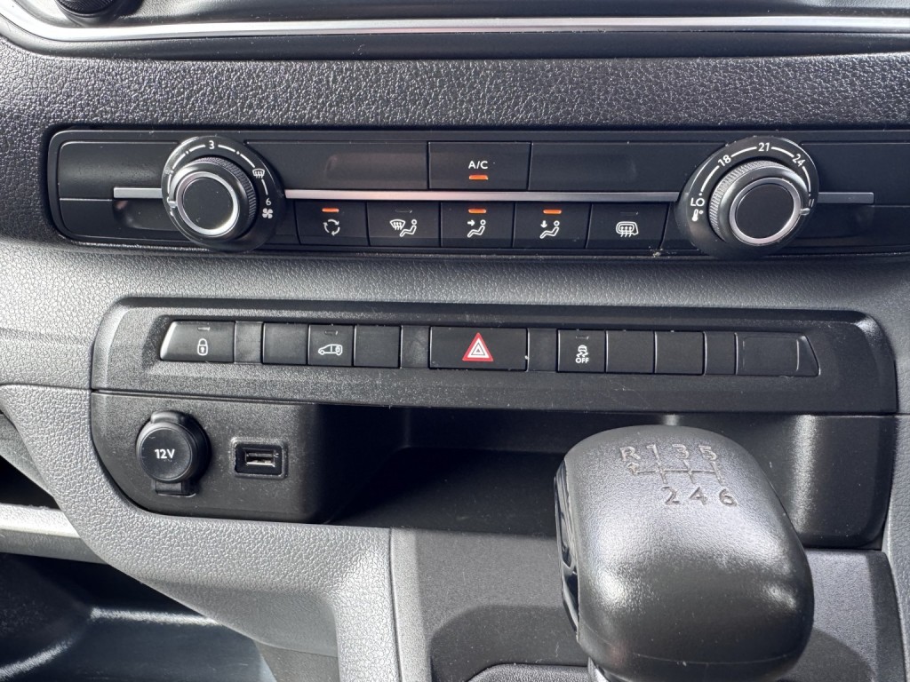 PEUGEOT EXPERT 2.0 BlueHDi 1400 Professional.  Appleplay. Aircon, Cruise. 6SP 2019