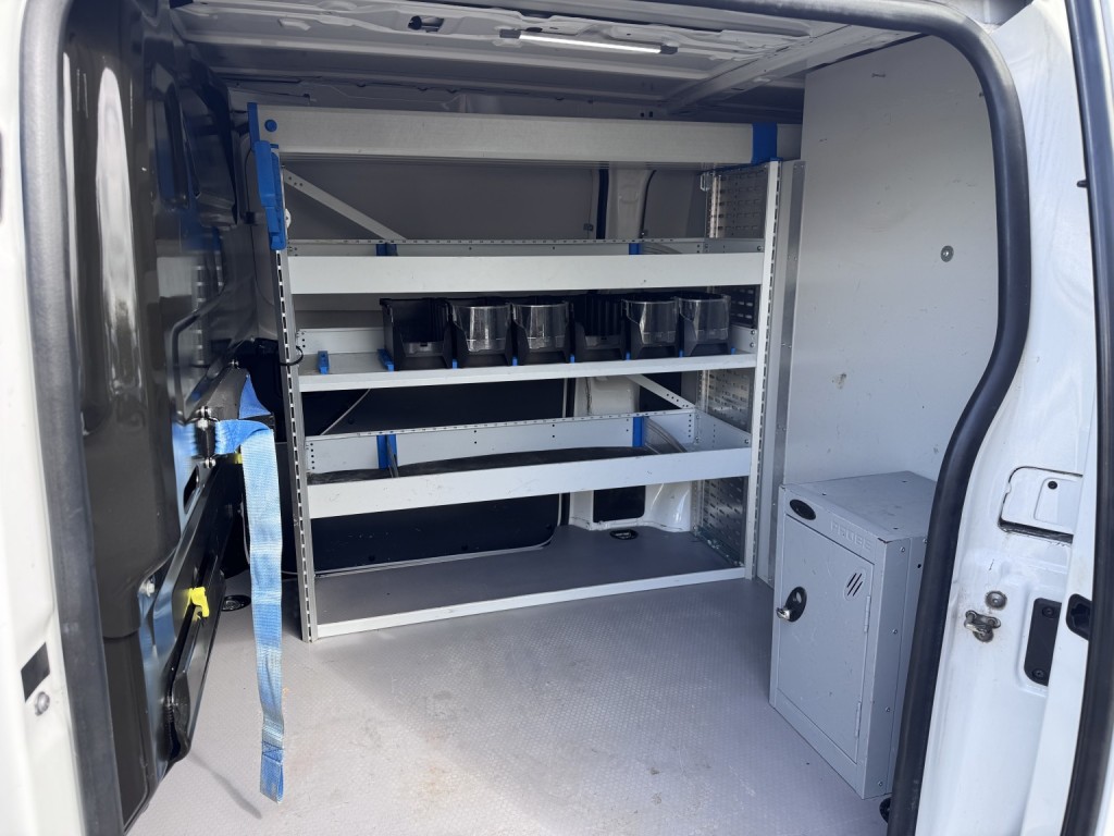 PEUGEOT EXPERT 2.0 BlueHDi 1400 Professional.  Appleplay. Aircon, Cruise. 6SP 2019