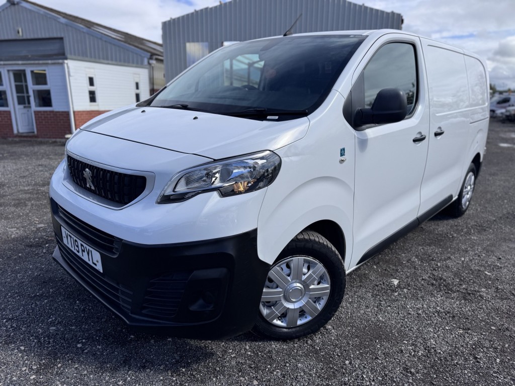 PEUGEOT EXPERT 2.0 BlueHDi 1400 Professional.  Appleplay. Aircon, Cruise. 6SP 2019