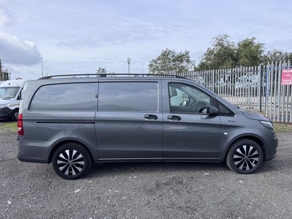 MERCEDES-BENZ EVITO 116 e 66kWh Premium LWB Electric Van. 17996 Miles. Leather. Appleplay. AC 2023