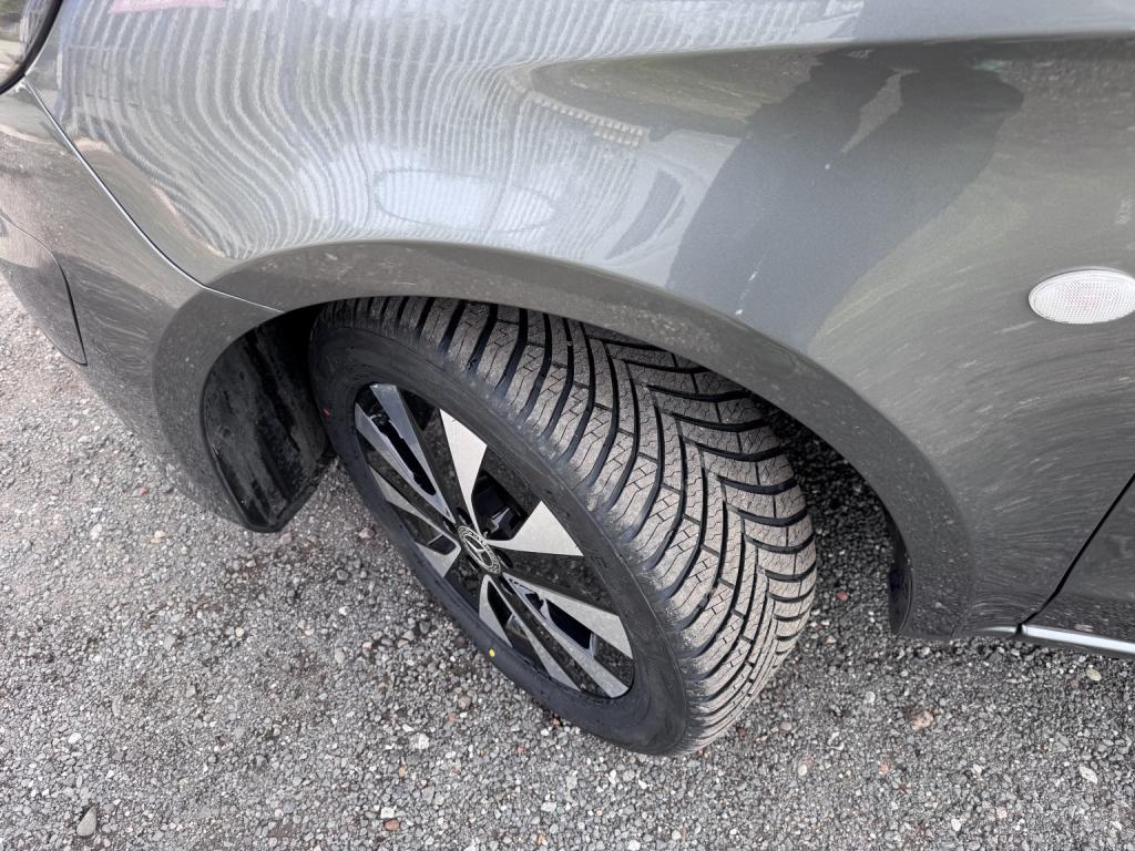 MERCEDES-BENZ EVITO 116 e 66kWh Premium LWB Electric Van. 17996 Miles. Leather. Appleplay. AC 2023