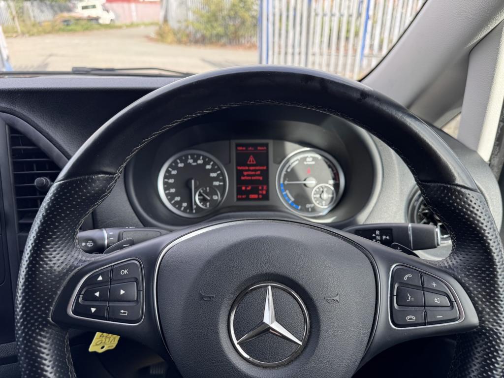 MERCEDES-BENZ EVITO 116 e 66kWh Premium LWB Electric Van. 17996 Miles. Leather. Appleplay. AC 2023