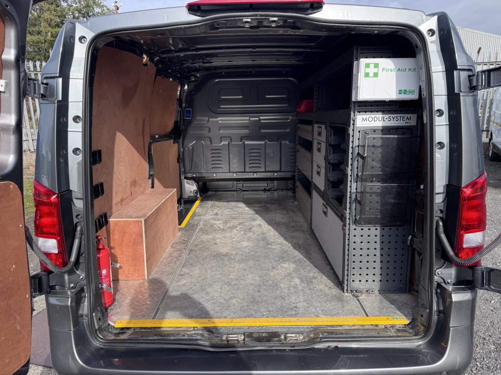 MERCEDES-BENZ EVITO 116 e 66kWh Premium LWB Electric Van. 17996 Miles. Leather. Appleplay. AC 2023