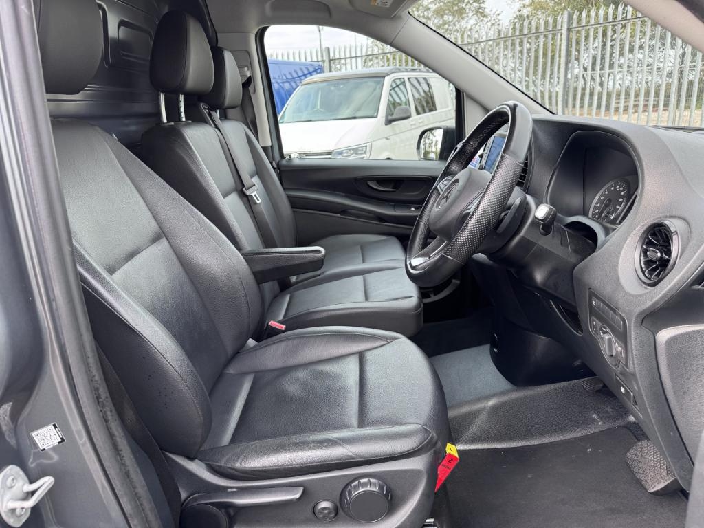 MERCEDES-BENZ EVITO 116 e 66kWh Premium LWB Electric Van. 17996 Miles. Leather. Appleplay. AC 2023