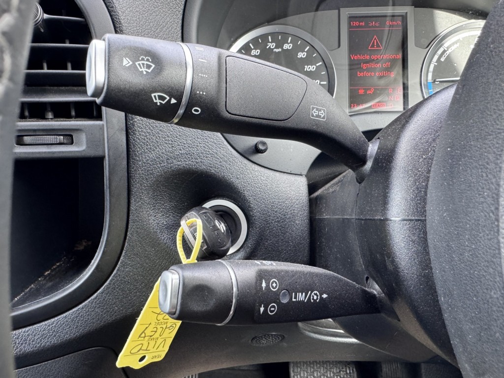 MERCEDES-BENZ EVITO 116 e 66kWh Premium LWB Electric Van. 17996 Miles. Leather. Appleplay. AC 2023