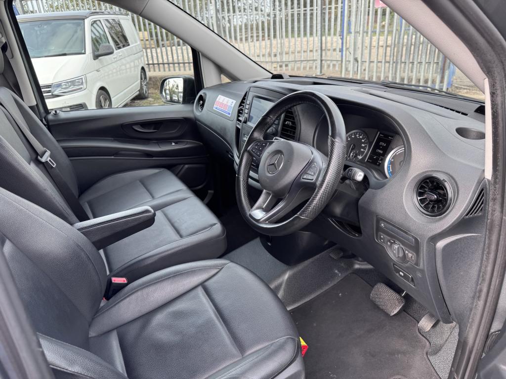 MERCEDES-BENZ EVITO 116 e 66kWh Premium LWB Electric Van. 17996 Miles. Leather. Appleplay. AC 2023