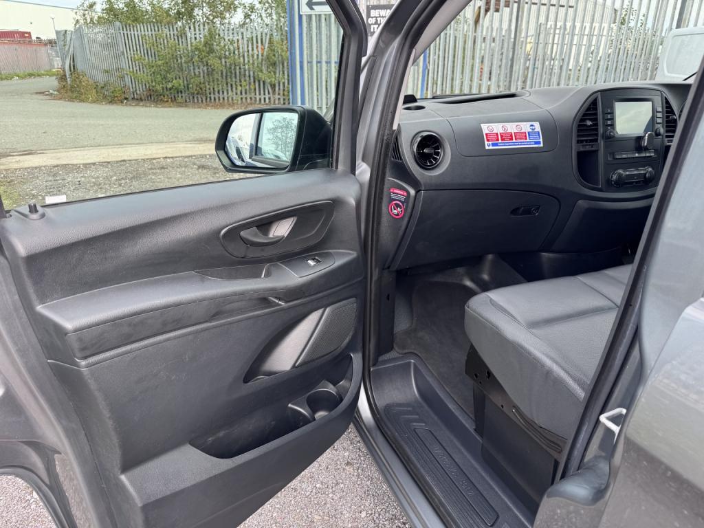 MERCEDES-BENZ EVITO 116 e 66kWh Premium LWB Electric Van. 17996 Miles. Leather. Appleplay. AC 2023