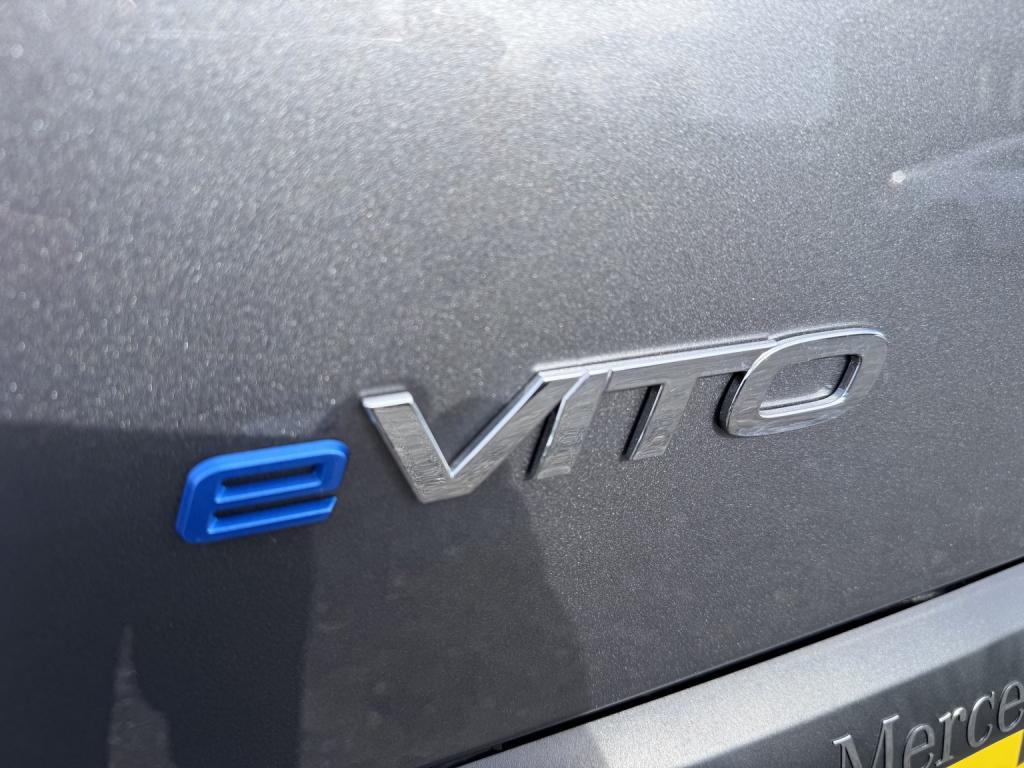 MERCEDES-BENZ EVITO 116 e 66kWh Premium LWB Electric Van. 17996 Miles. Leather. Appleplay. AC 2023
