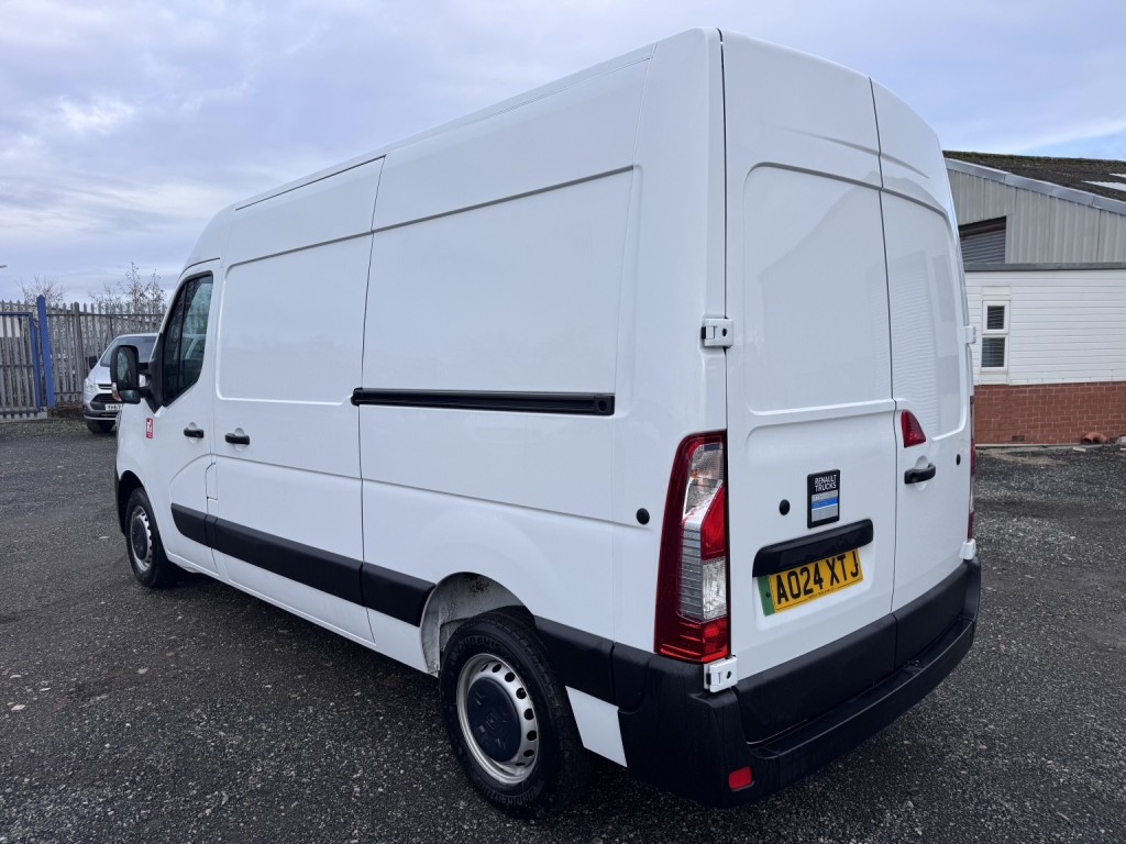 View RENAULT MASTER 35 ZE MWB Van. Electric van. Only 740 Miles. AC. Bluetooth