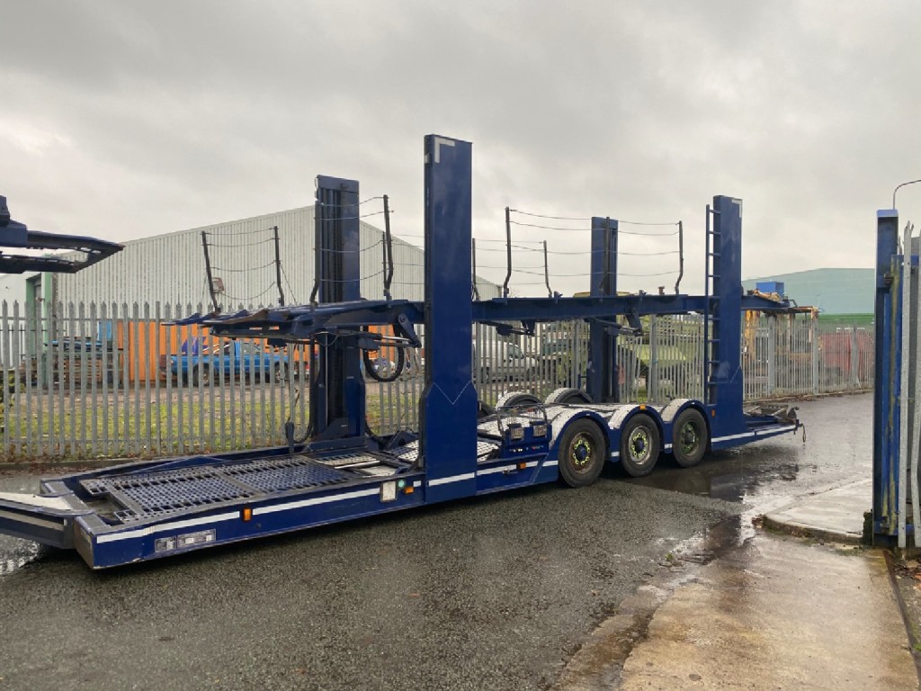 VOLVO FM  6x2 with Transporter Engineering Car Transporter Trailer 2013