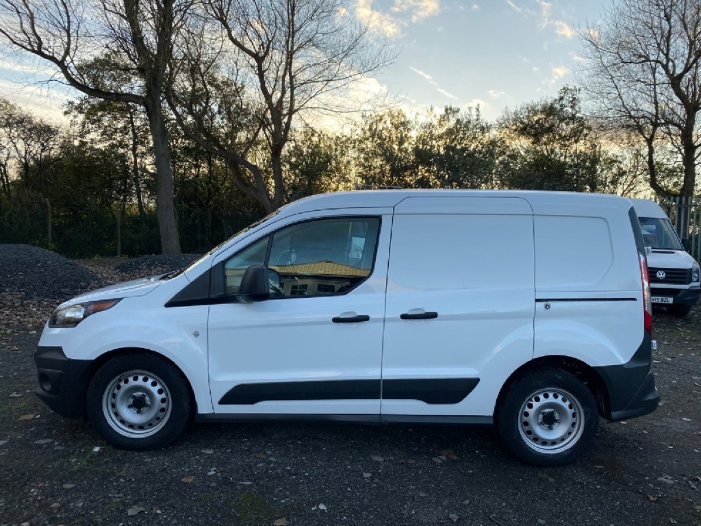 FORD TRANSIT CONNECT 1.5 TDCi 200. 100BHP AIRCON. PARKING SENSORS. DAB. EURO 6. 42k 2016