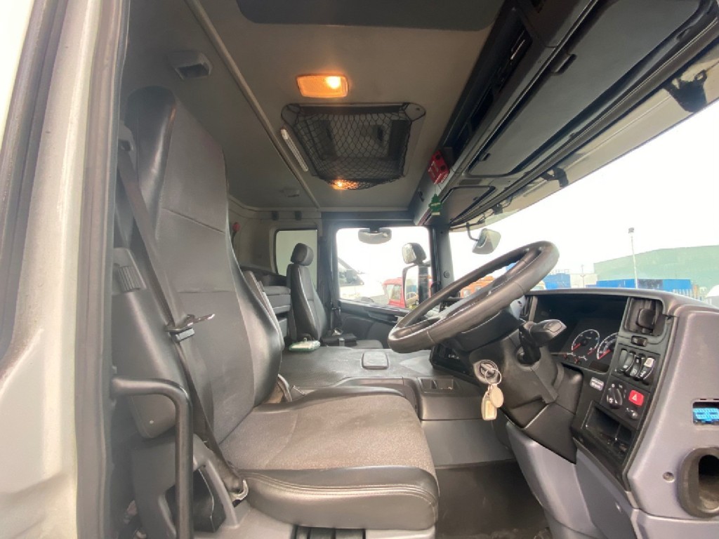 SCANIA P SERIES  420 4x2 Auto with Transporter Engineering Evo 4 Car Transporter. 2008