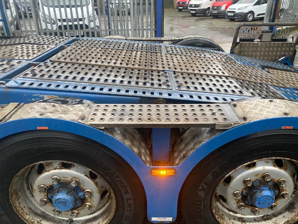 RENAULT PREMIUM 460 with 2011 Transporter Engineering EVO 4 Car Transporter 2011