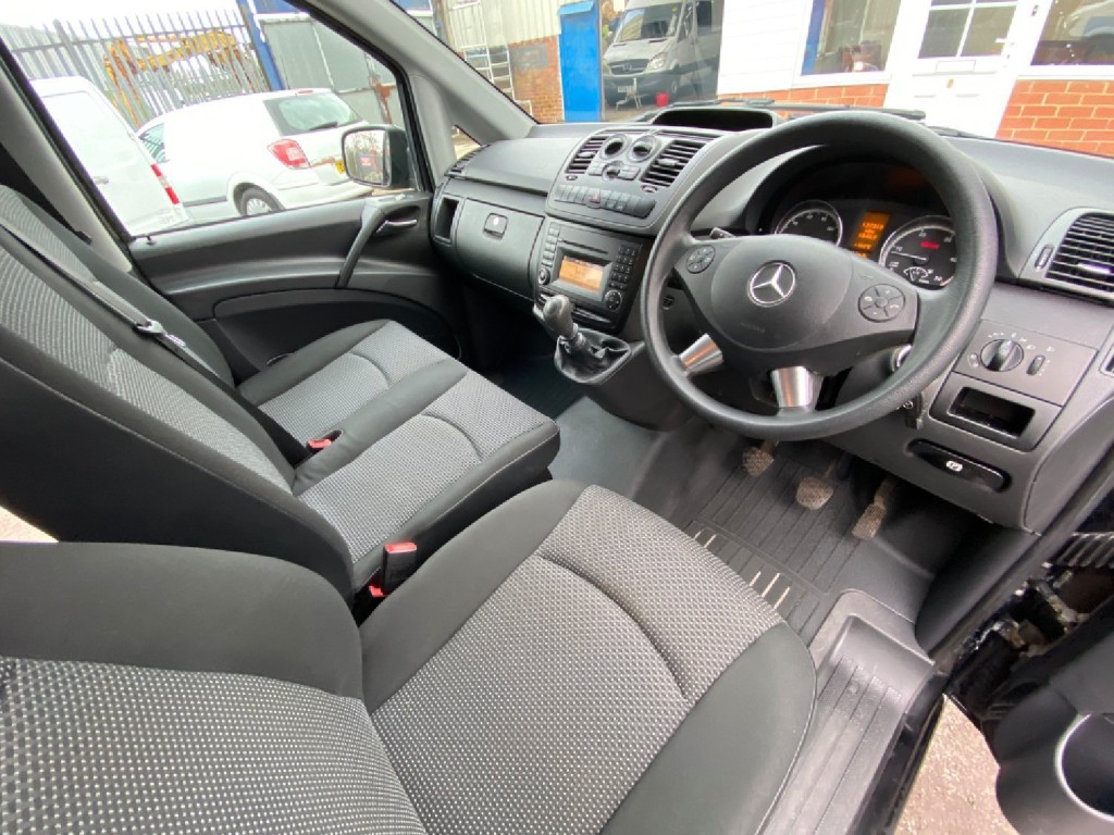 MERCEDES-BENZ VITO 113 CDi BlueEFFICIENCY Traveliner Extra Long 9 Seat  2014
