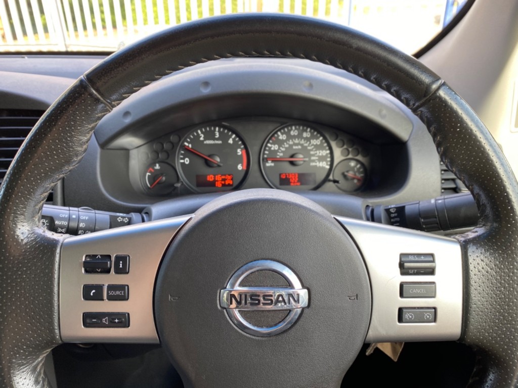 NISSAN NAVARA DCI TEKNA 4X4 Double Cab. 2016