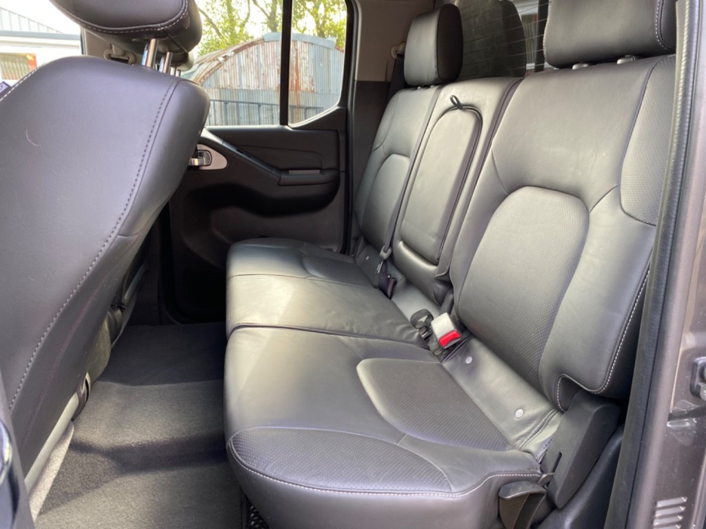 NISSAN NAVARA DCI TEKNA 4X4 Double Cab. 2016
