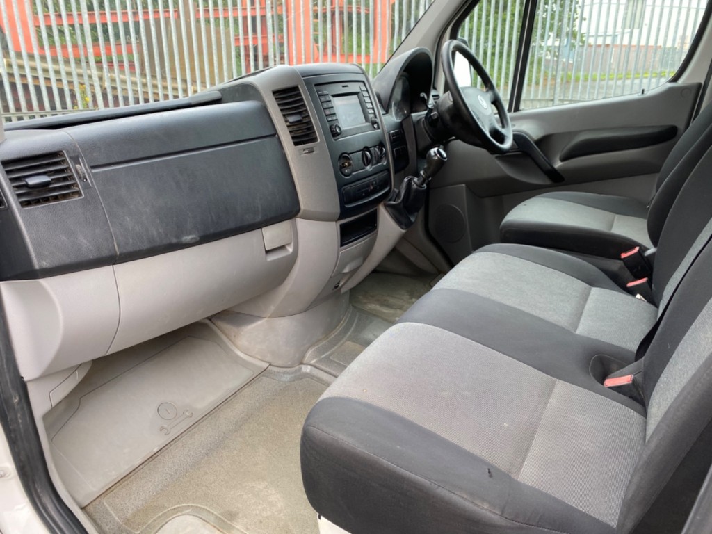 VOLKSWAGEN CRAFTER CR35 TDI MWB High Roof Panel Van. 2016