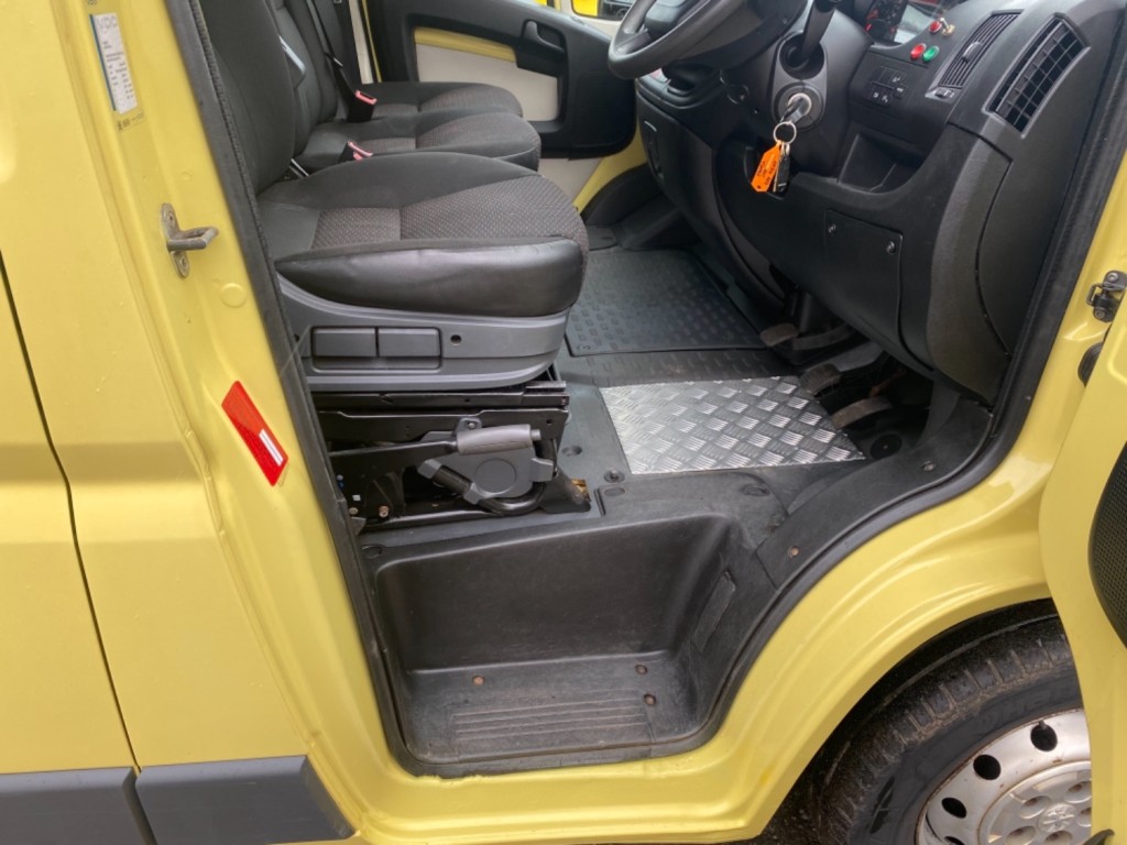 PEUGEOT BOXER Double Cab Dropside Tipper. 42000Miles 2014