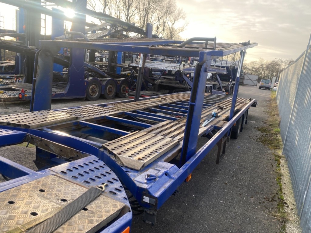 RENAULT PREMIUM 220.18 4X2 VAN CARRIER 2004