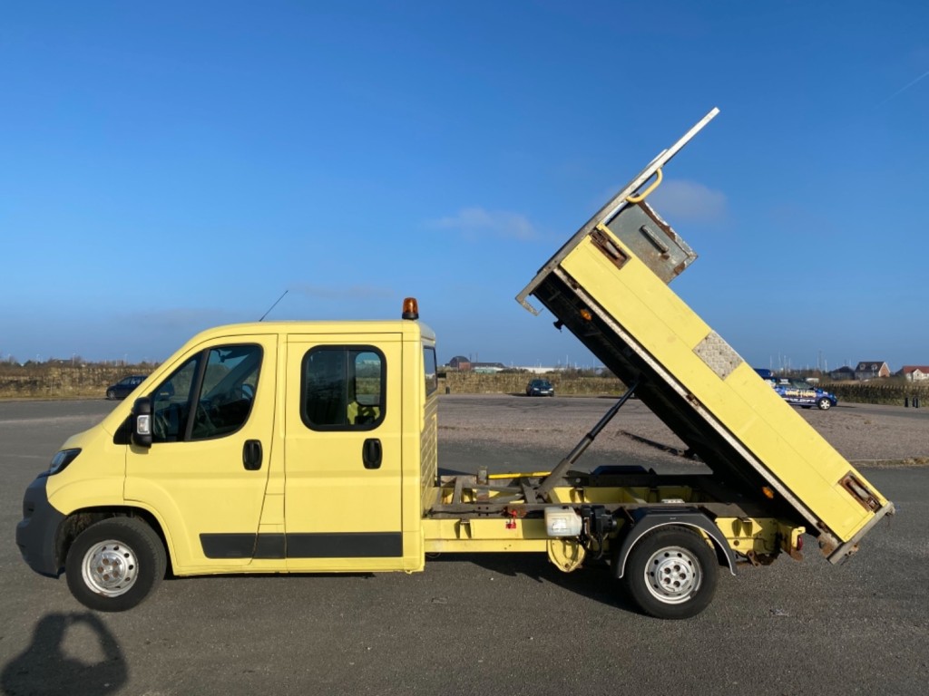 PEUGEOT BOXER Double Cab Dropside Tipper. 47650 Miles. 1 Owner. FSH 2014