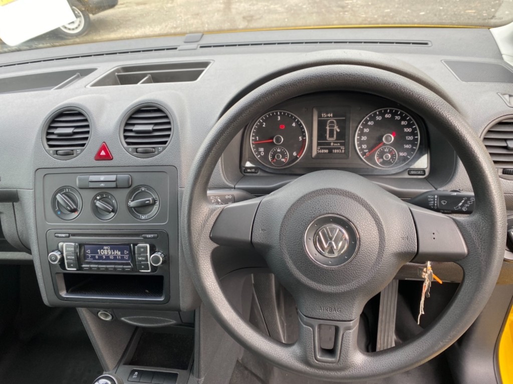 VOLKSWAGEN CADDY MAXI C20 Maxi Kombi Crew Van. 18 Alloys. Colour Coded. 56000 Miles. 2015