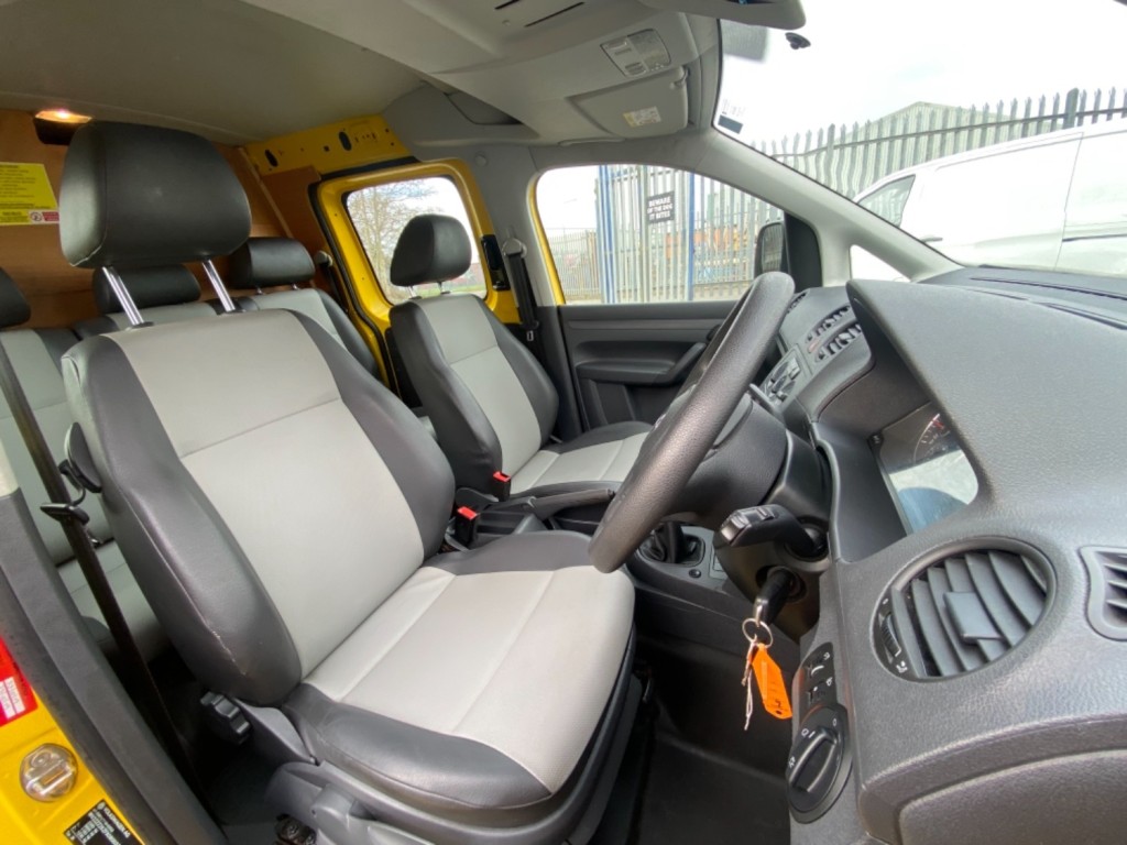 VOLKSWAGEN CADDY MAXI C20 Maxi Kombi Crew Van. 18 Alloys. Colour Coded. 56000 Miles. 2015