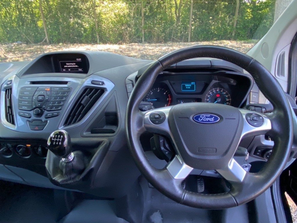 FORD TRANSIT CUSTOM 290 LIMITED . BLACK. AC. DAB. CRUISE. BLUETOOTH. 2018