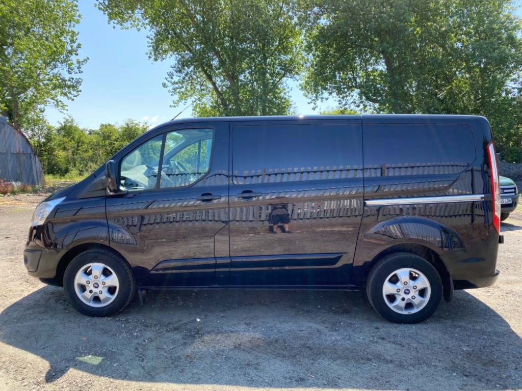 FORD TRANSIT CUSTOM 290 LIMITED . BLACK. AC. DAB. CRUISE. BLUETOOTH. 2018