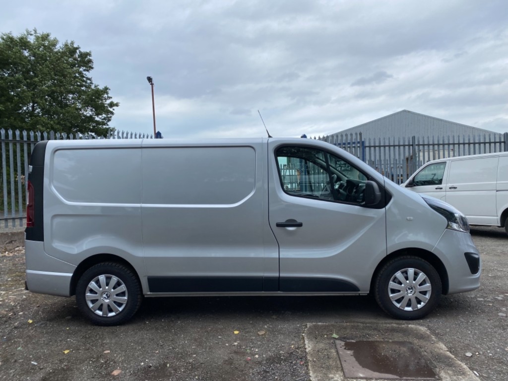 VAUXHALL VIVARO L1H1 2700 SPORTIVE CDTI SATNAV. AC. B-TOOTH. FSH 2018