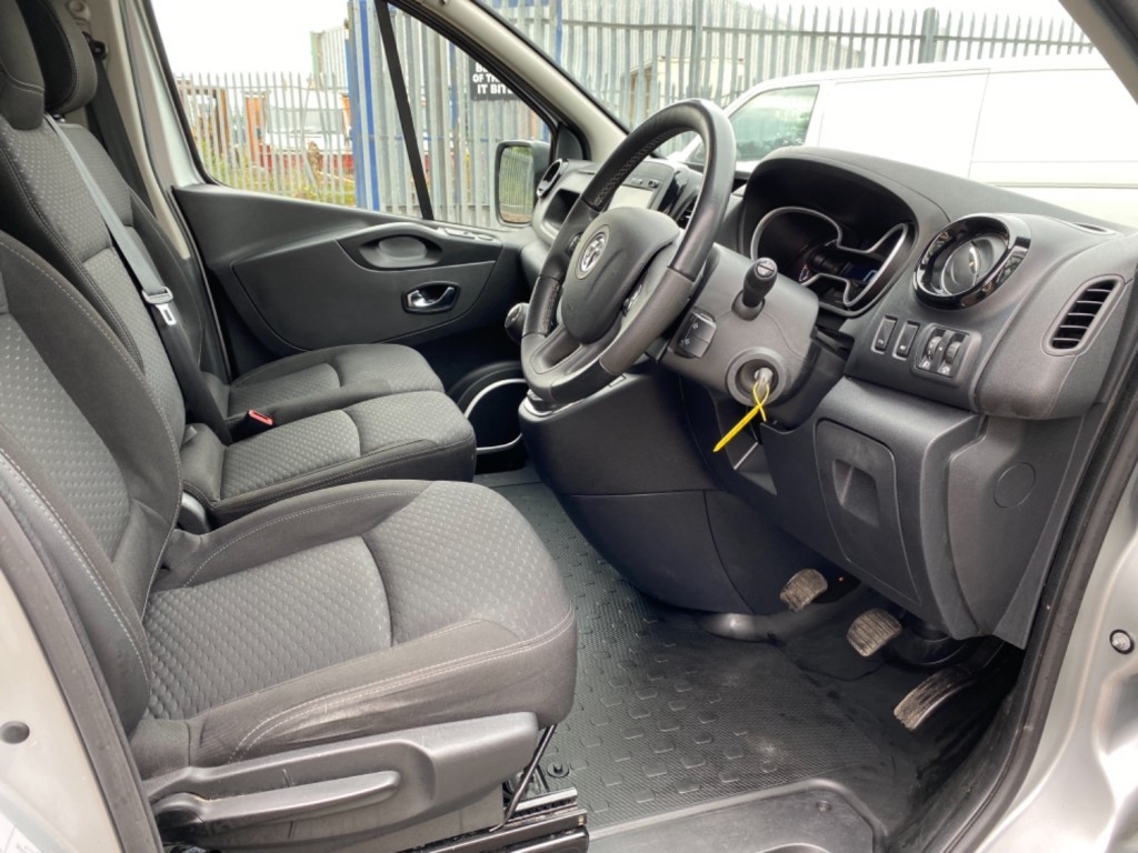 VAUXHALL VIVARO L1H1 2700 SPORTIVE CDTI SATNAV. AC. B-TOOTH. FSH 2018