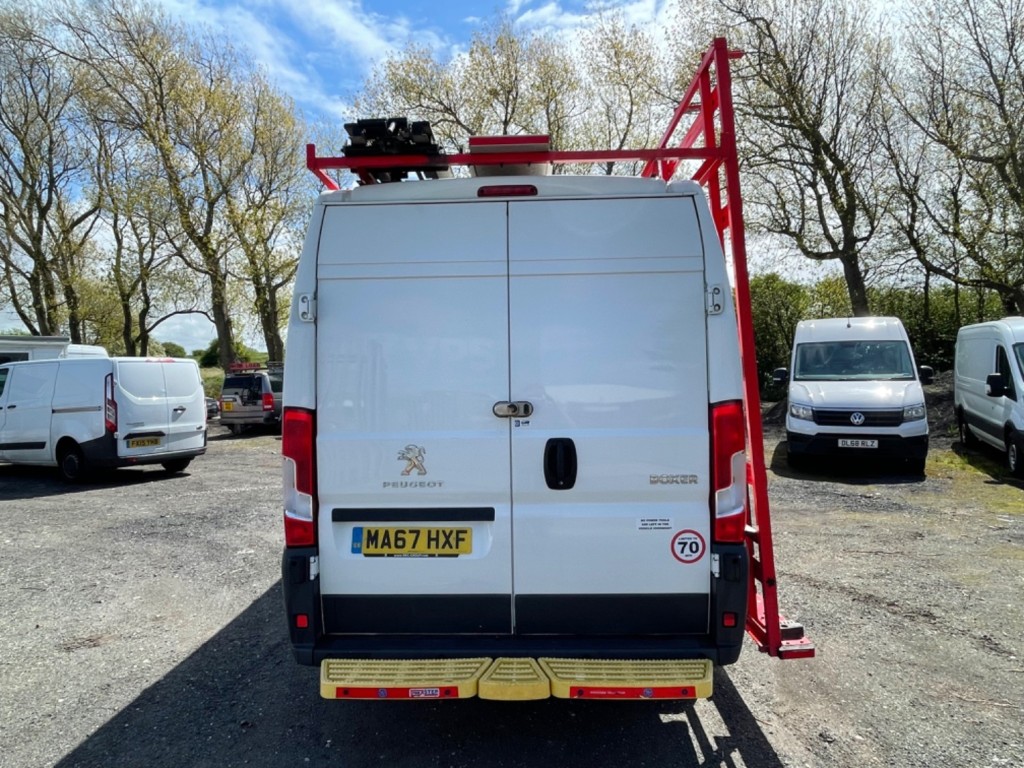PEUGEOT BOXER BLUE HDI 335 L3H2 PROFESSIONAL Glass Van. 2017