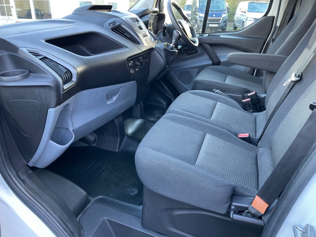 FORD TRANSIT CUSTOM 310. 2.0TDCi LWB Van.  Onboard Generator. 2016