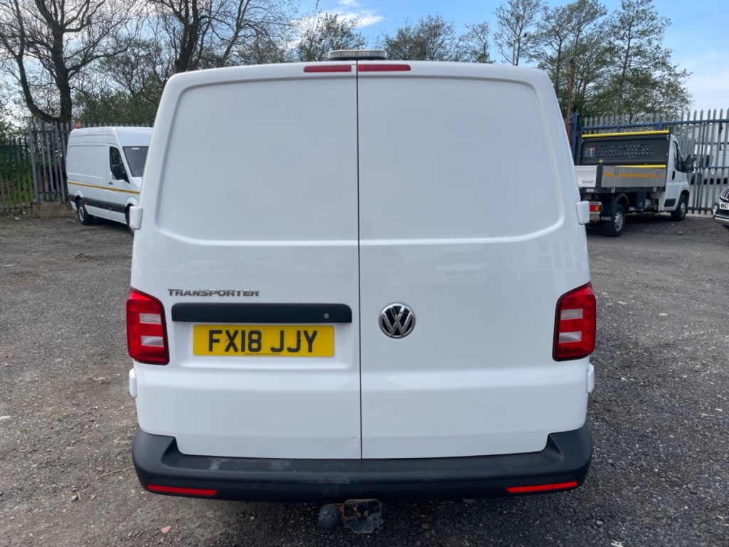 VOLKSWAGEN TRANSPORTER T28 2.0 TDI Startline. 1 Owner. FSH 2018