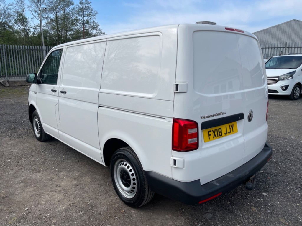 VOLKSWAGEN TRANSPORTER T28 2.0 TDI Startline. 1 Owner. FSH 2018