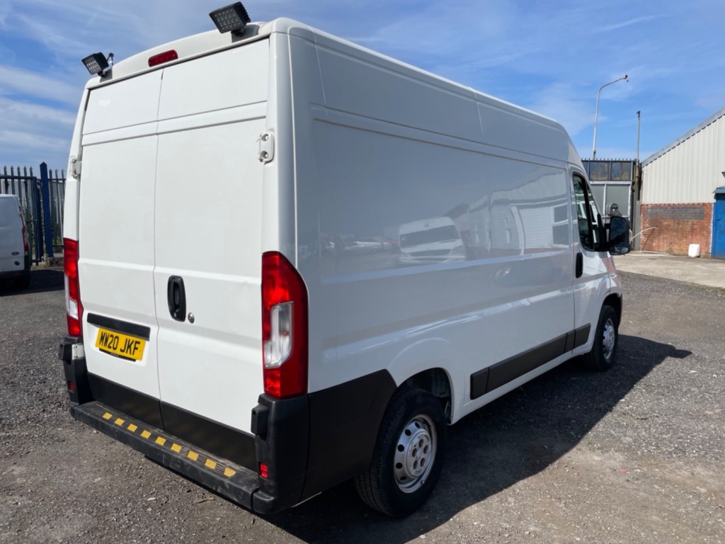 PEUGEOT BOXER BLUEHDI 335 L2H2 PROFESSIONAL 2.2 HDi Euro 6. 2020
