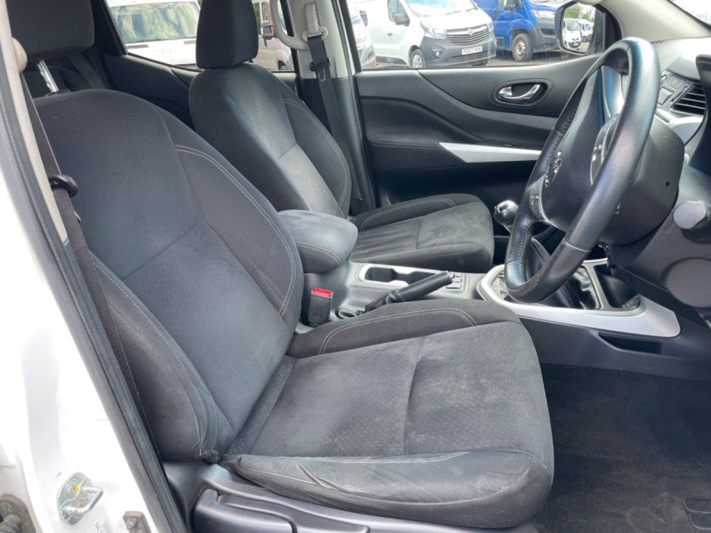 NISSAN NAVARA DCI N-CONNECTA 4X4 Double Cab Pickup.  Satnav. AC. B-tooth. 69k 2017