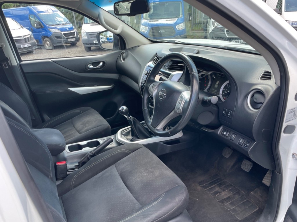 NISSAN NAVARA DCI N-CONNECTA 4X4 Double Cab Pickup.  Satnav. AC. B-tooth. 69k 2017