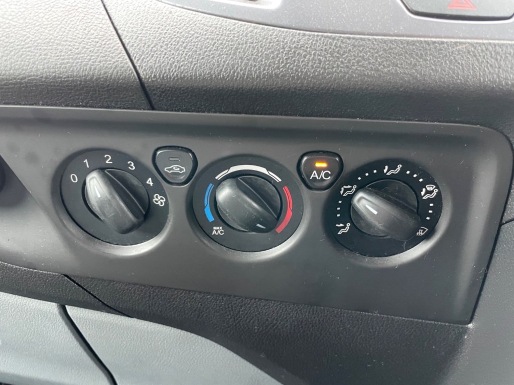 FORD TRANSIT CUSTOM 290 SPORT 155BHP. Leather. NAV. DAB. CAM. New build. 2015