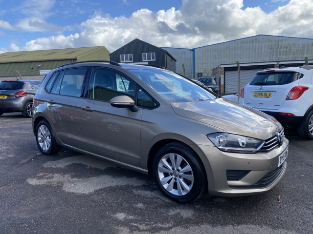 VOLKSWAGEN GOLF SV 1.6 TDI BlueMotion Tech SE